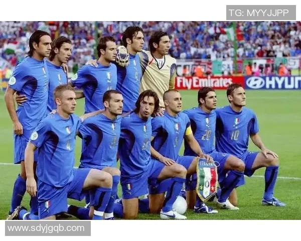 回顾1998年边路足球明星阵容及其辉煌表现分析 回顾1998年边路足球明星阵容及其辉煌表现分析